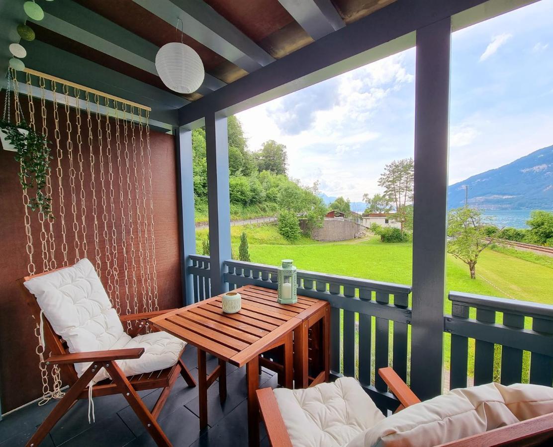 Strandhuesli Directly On Lake Thun Darligen ภายนอก รูปภาพ